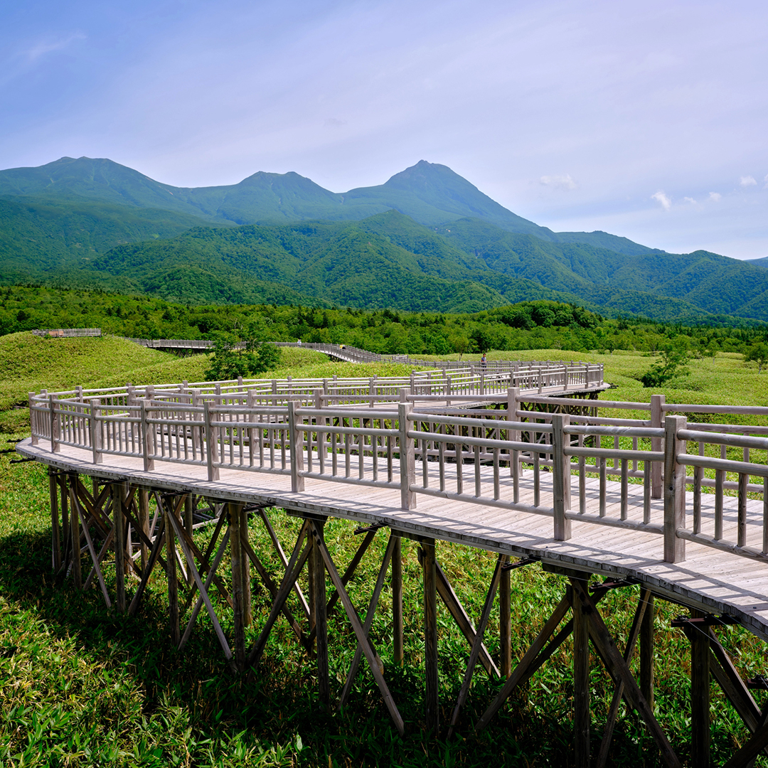 Hokkaido Untamed: Mountains, Fields, and Canal Towns